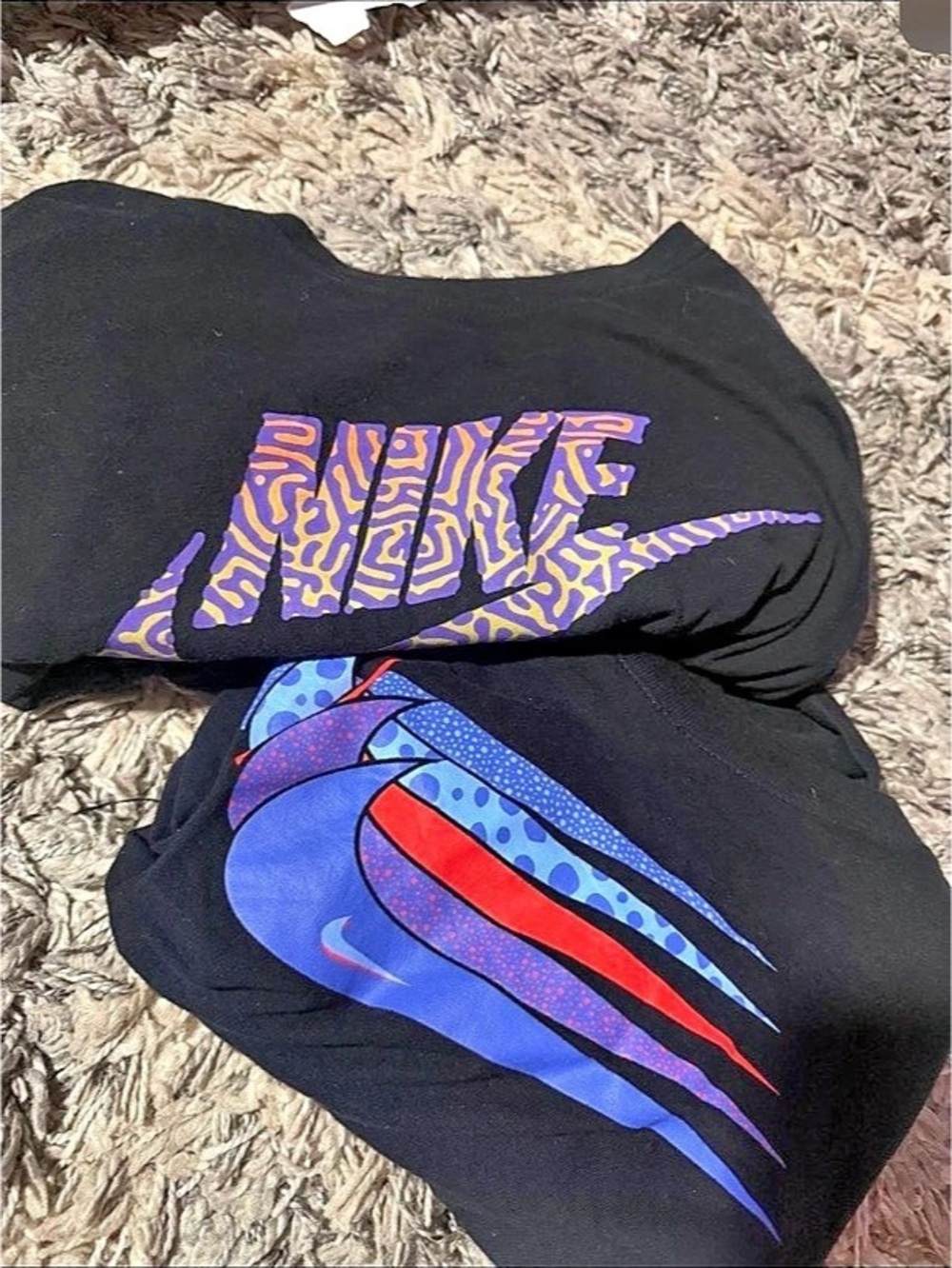 Nike Sportswear Wings of Victory Graphic T-Shirt Black & Purple